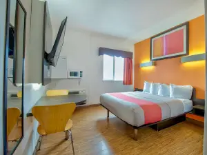 Motel 6 Eagle Pass, TX - Lakeside