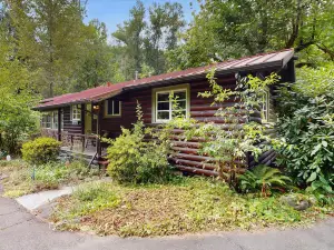 Molalla River Cottage