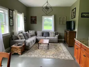 Humphrey Estates 3 Bedroom Home by Redawning