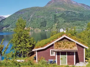 Stunning Home in Skei I Jølster with 4 Bedrooms