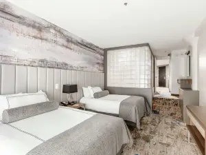 Atheneum Suite Hotel