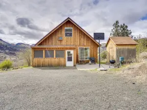 Stunning Hilltop Home by John Day Fossil Beds