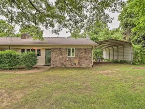Norfork Getaway Walk in White River Access!