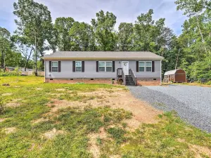 Charming Family-Friendly Wingate Home w/ Pond