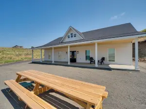 Lake Roosevelt Getaway with Lake and Mountain Views!