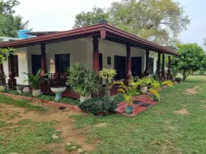 Ethili Lake View & Safari Camp