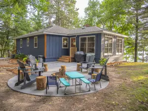Beautifully Updated Cabin on Pristine Lake Alexander