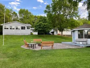 5 Stars! Updated/Private/Clean/Spacious Cabin on Lake Mille Lacs-4 Bedroom