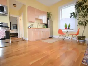 Right on Broadway - Spacious West Side Apartment