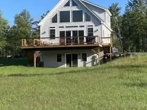 Newly built ragged mtn ski house