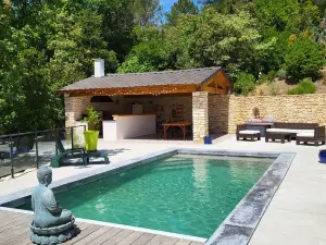 Maison Avec Piscine, Dans un Quartier Calme Sans vis à Vis, Près D'une Forêt