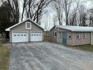 Charming 2-bedroom house in pleasant Turin on snowmobile and atv trail