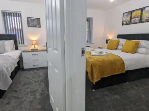Modern House - 4 Bedrooms - FamilyFriendly