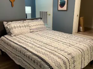 Cozy Haven - Downtown Retreat, Brewery Trail Nearby