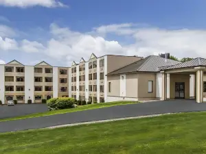 Holiday Inn Express & Suites Waterville - North