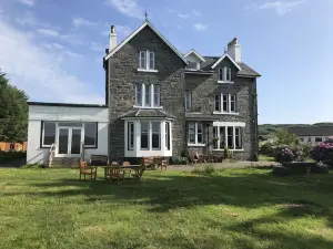 Loch Shiel Hotel