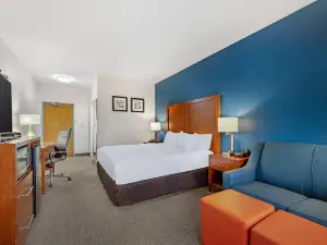 Comfort Inn & Suites North Greenfield