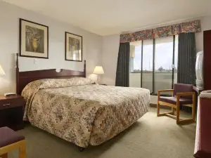 Super 8 by Wyndham Red Deer