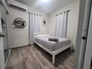 D'lujo Apt2 con A/C, Wi-Fi & Parking
