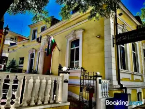 City House Family Hotel & Restaurant