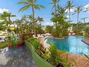 Rydges Esplanade Resort Cairns, an EVT hotel