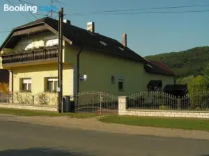 Napsugár Apartman