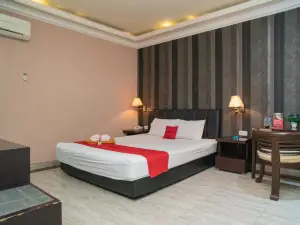 RedDoorz Plus Near Simpang Tiga Tritayasa Cilegon