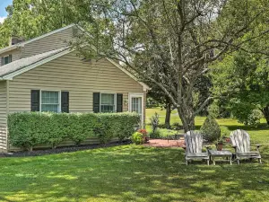 Charming Bucks County Retreat ~ 4 Mi to Downtown!