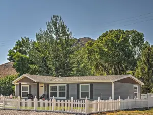 Rustic Chic Home 10 Mi to Otter Creek State Park!