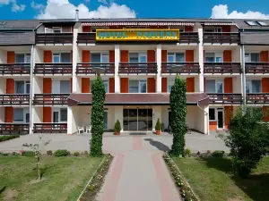 Napfeny Hotel