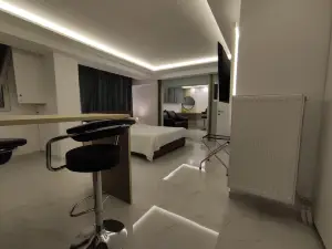 Athens Stay 40