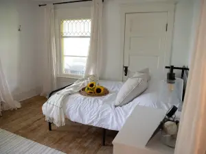 ✨Family Retreat in the Heart of Town! 4BR Charm, Ideal for Memorable Getaways🧚