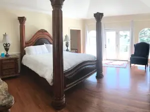 Petit Jean Cliffside Retreat