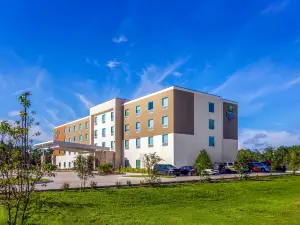 Holiday Inn Express & Suites Macclenny