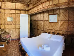 Bamboo House Beach Lodge & Restaurant