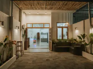 Nagi cottage