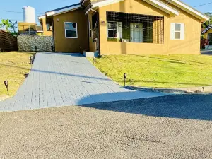 Jhadano Villa 3Br Pool Shuttle 3 Mins to Beach