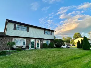 Large Townhouse! Close to Dunes State Park: Short-Term Stays