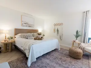 0912 White Linen Room by Atlantic Towers