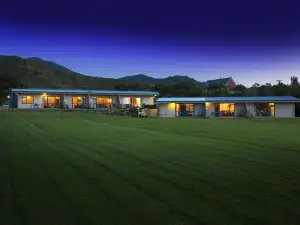 Bay Vista Waterfront Motel