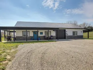 Byrdstown Home Near Dale Hollow Lake!