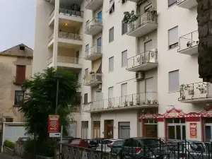 YourHome - Sersale Suites