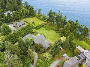Goldilocks by AvantStay Luxury Waterfront Home