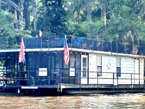 Quaint Lakefront Cabin Incredible for Water and Outdoor Adventures in Texas