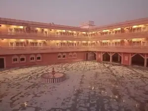 Hotel Rajwada Palace