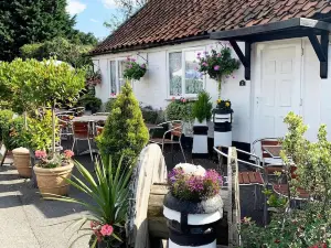 The White Horse Crostwick