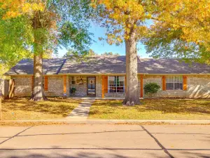 Norman Home w/ Fenced Yard & Grill: 1 Mi to OU!
