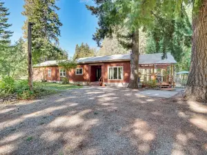 Secluded Riverfront Cabin Rental in Easton!