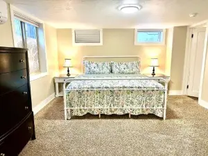 State Street Cottage, Suite 1