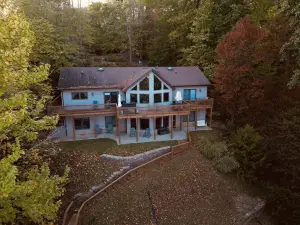 Unwind & Reel 'em Inn -Lakefront House at Smith Mountain Lake, near VT & Liberty